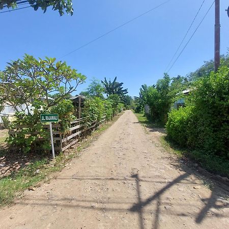 D'Ru Guest House Labuan Bajo Exterior photo