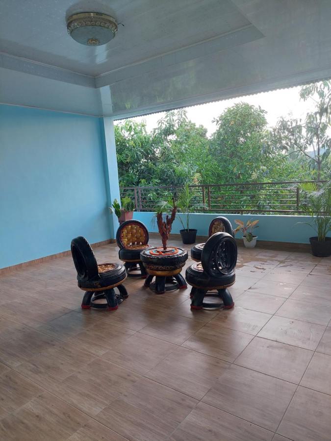 D'Ru Guest House Labuan Bajo Exterior photo