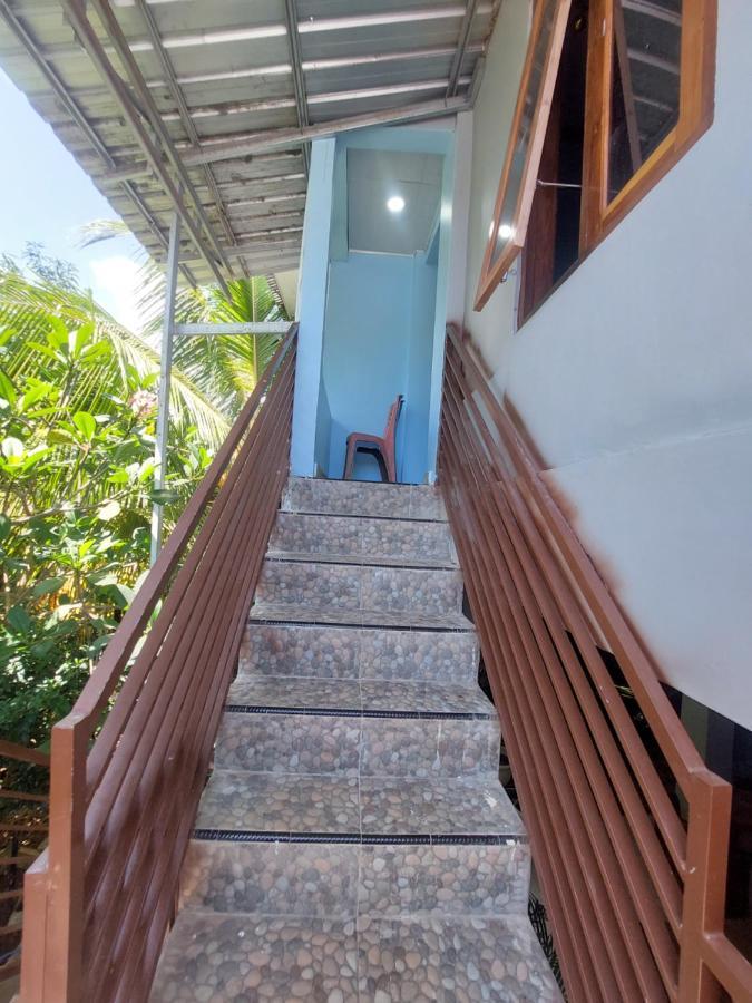 D'Ru Guest House Labuan Bajo Exterior photo